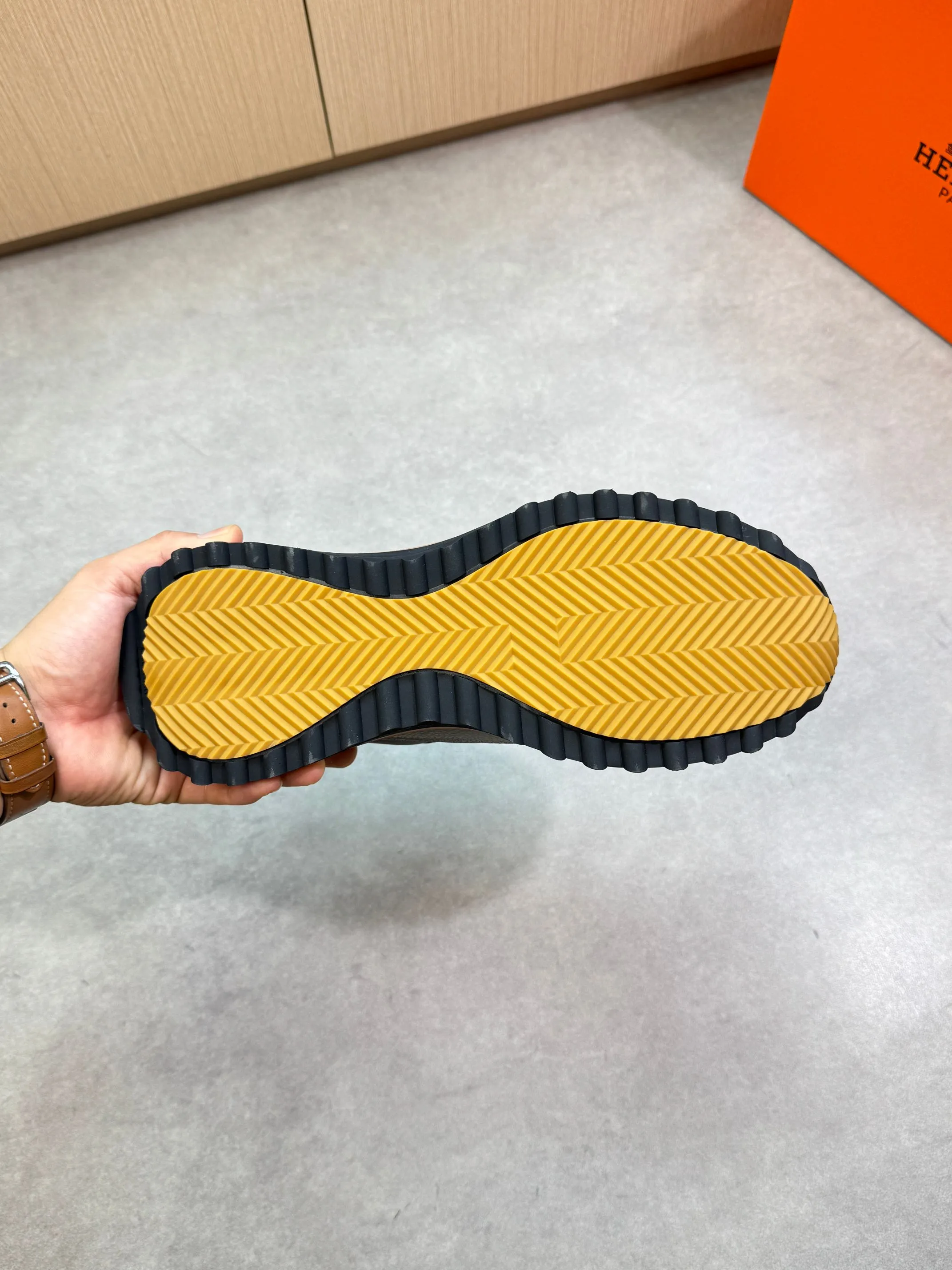 Men's shoes 💰800 [HERMES] Hermès - High-end quality original order·Casual sports shoes - Upper: 🔝 pebbled calfskin, Nappa calfskin, shoe body sewn with contrasting edge color, tongue, heel, brand logo webbing - Inner: water-dyed cowhide - Outsole: ultra-light T men's shoes 💰R·Rubber; two-color molded outsole -Ultra-high quality control·Fine workmanship: highlighted (high-end·nobility·grade) -Size: 39-44 (38, 45, can be customized)·H0118